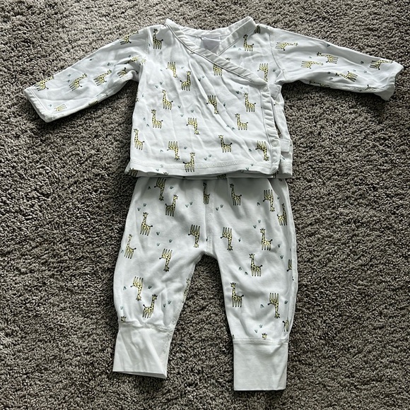 Hanna Andersson Other - Hanna Andersson Pima cotton giraffe outfit